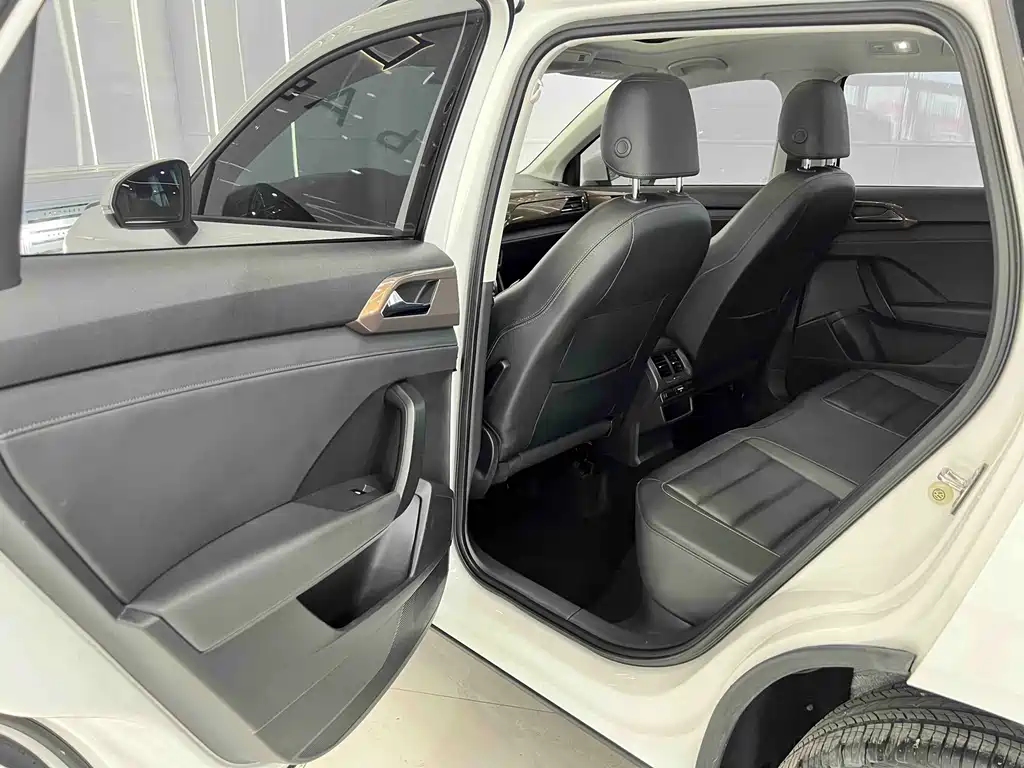Volkswagen Tharu 2022 280TSI 2WD Luxury Edition
