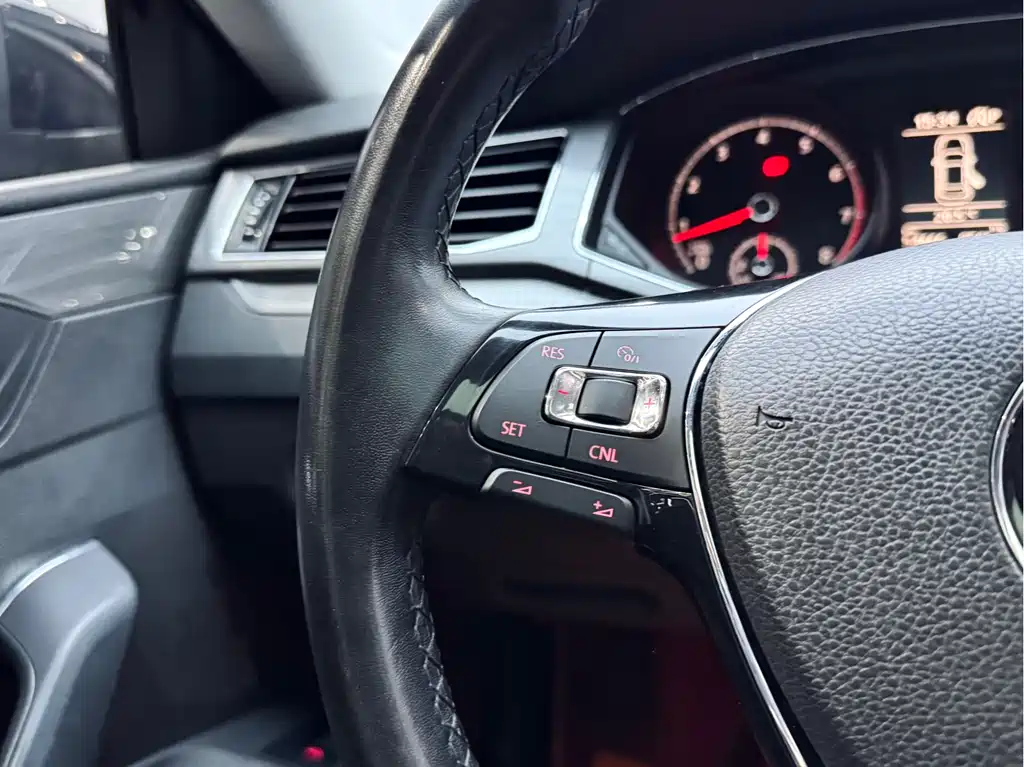 Volkswagen Passat 2017 330TSI DSG Prestige Edition
