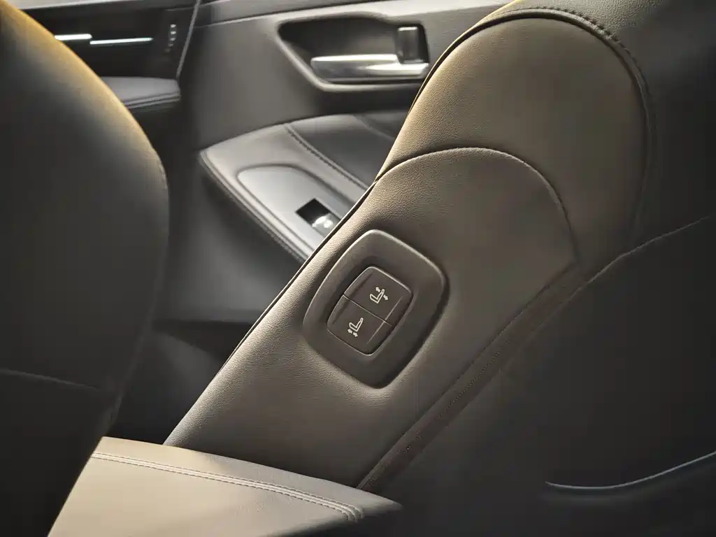 2019 Toyota Avalon Hybrid 2.5L Luxury Edition China V