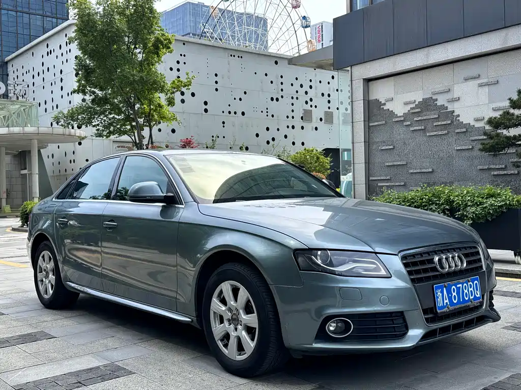 Audi A4L 2011 2.0 TFSI Standard