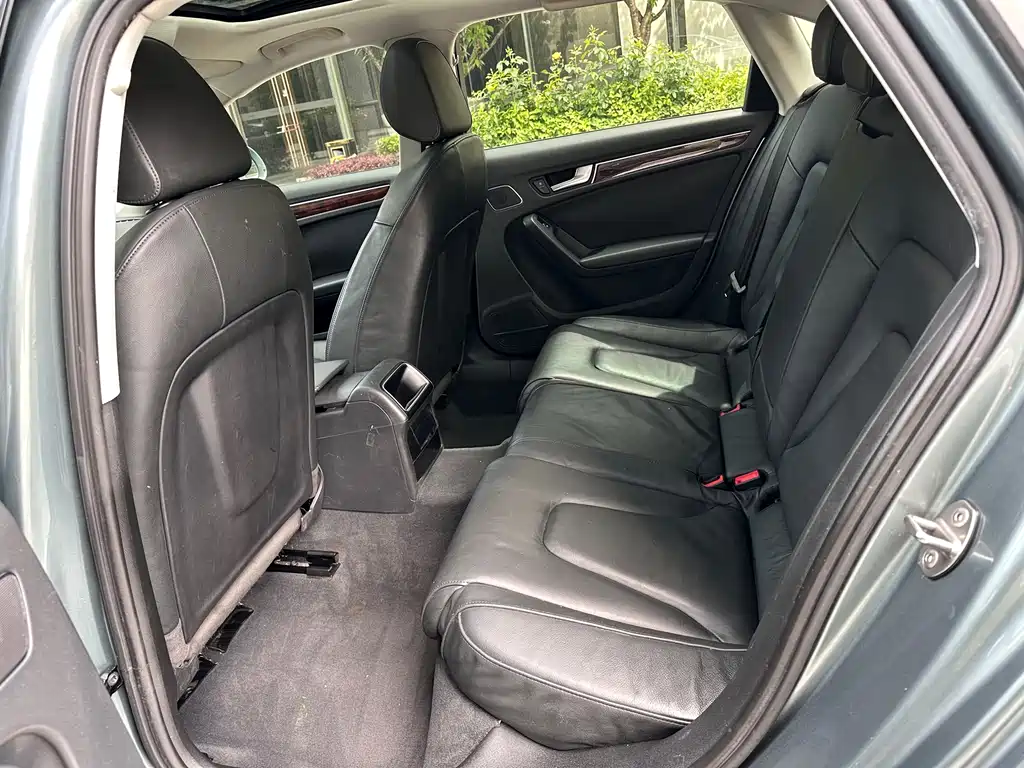 Audi A4L 2011 2.0 TFSI Standard