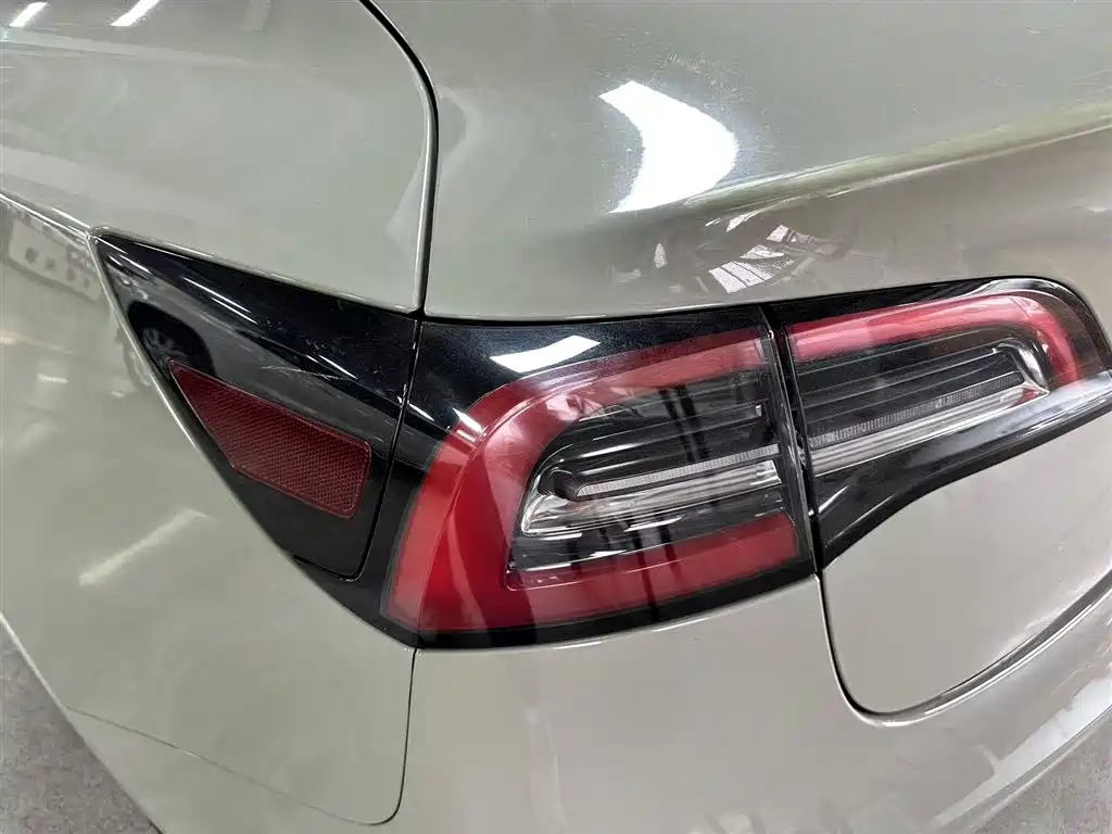 Model 3 2022 Rear-Wheel Drive
