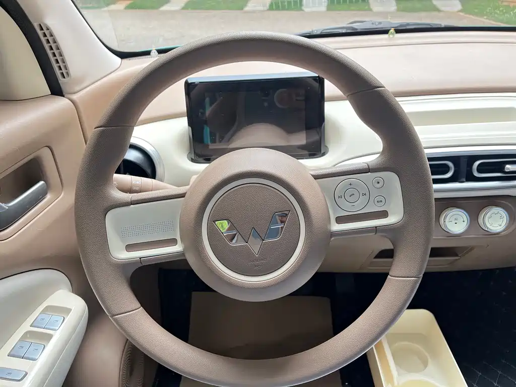 Hongguang MINIEV 2025 4th Generation 4-Door Advanced Edition