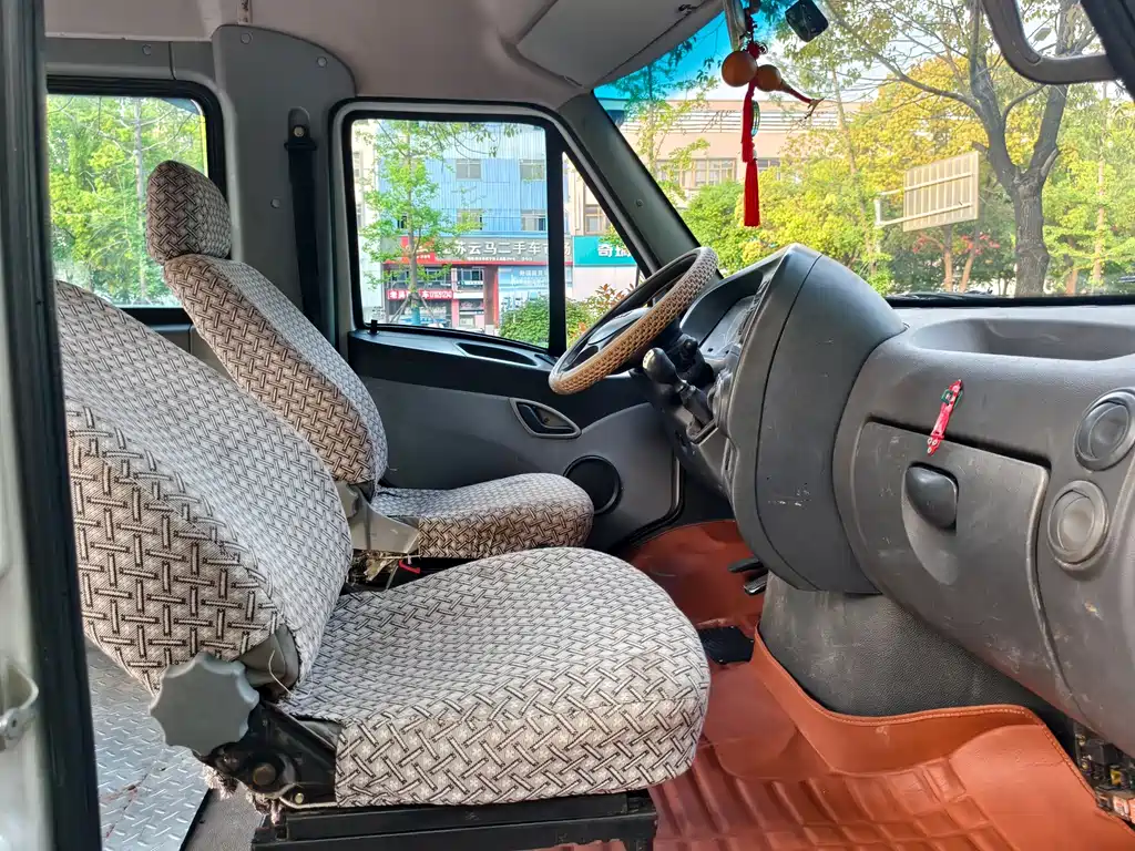 Iveco Power Daily 2013 3.0T-A42 Passenger High Roof F1C