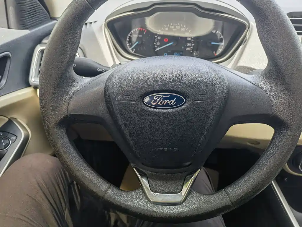 Ford Escort 2015 1.5L Automatic Comfort