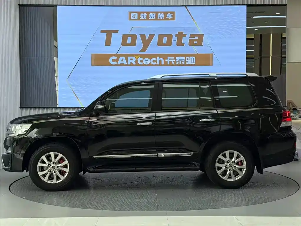 Land Cruiser (Import) 2019 4.6L Middle East Edition