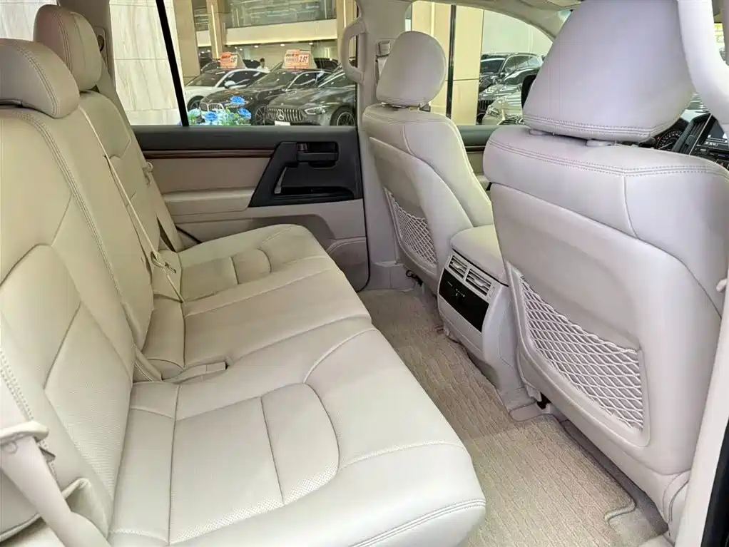 Land Cruiser (Import) 2019 4.6L Middle East Edition