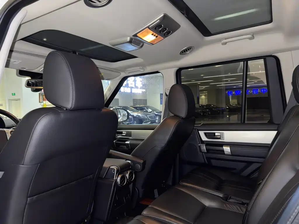Land Rover Discovery 2016 3.0 SC HSE Black Edition