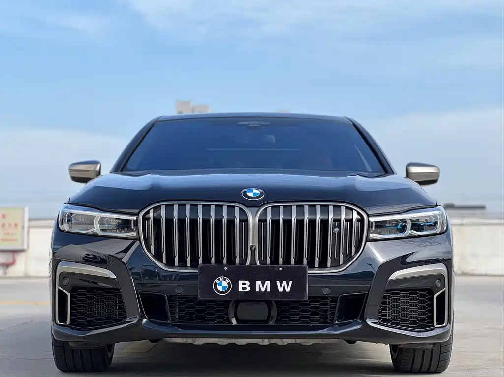 BMW 7 Series 2019 M760Li xDrive V12 M Sport Package