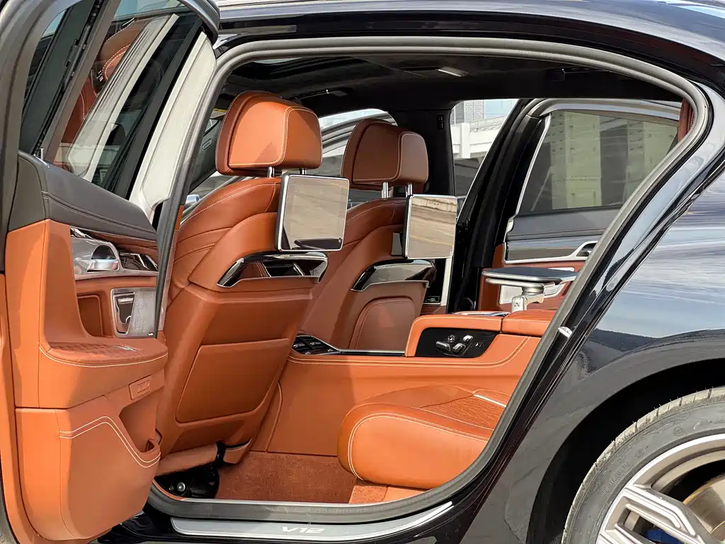 BMW 7 Series 2019 M760Li xDrive V12 M Sport Package