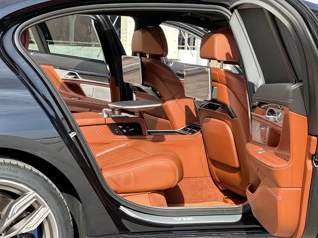 BMW 7 Series 2019 M760Li xDrive V12 M Sport Package