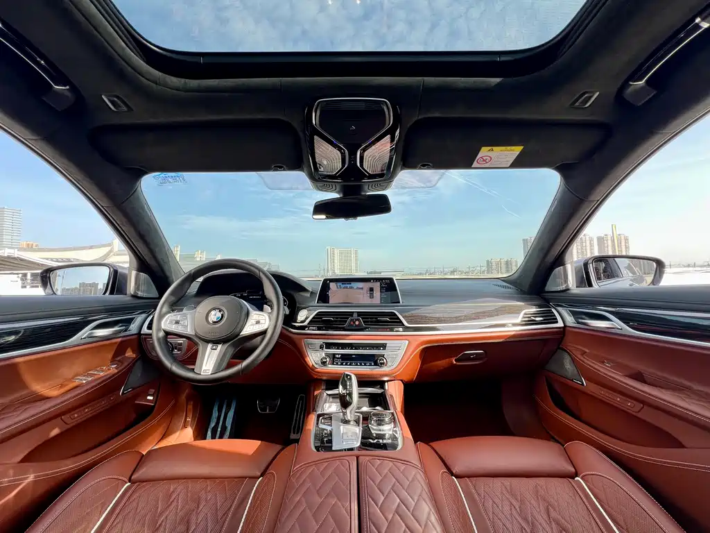 BMW 7 Series 2019 M760Li xDrive V12 M Sport Package
