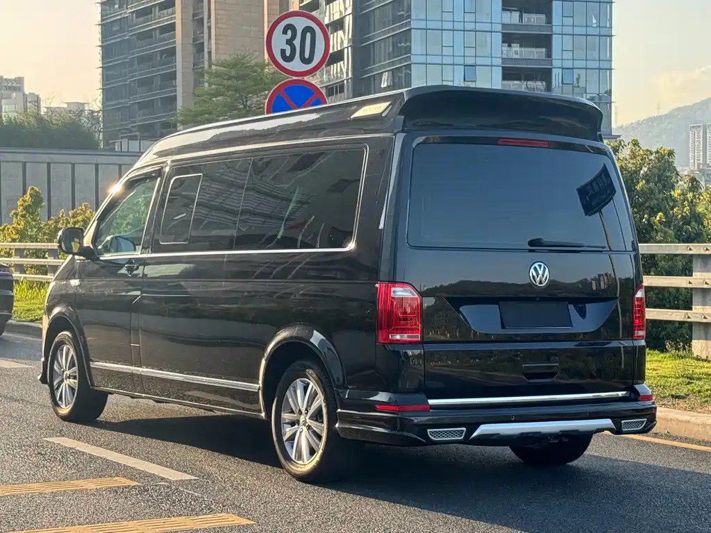 Volkswagen Multivan 2017 2.0TSI 4Motion Exclusive Edition 7-Seater