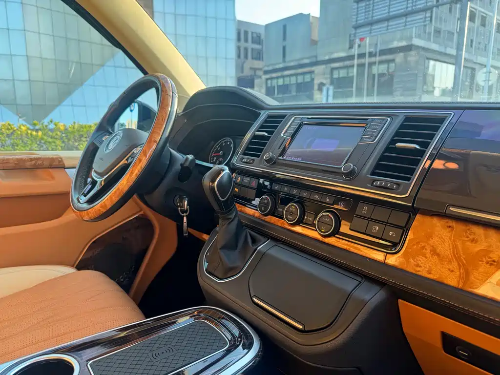 Volkswagen Multivan 2017 2.0TSI 4Motion Exclusive Edition 7-Seater