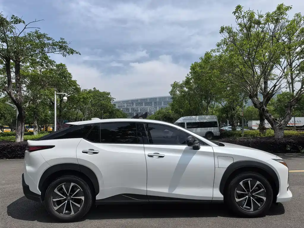 Lexus RZ 2023 450e AWD Luxury Edition