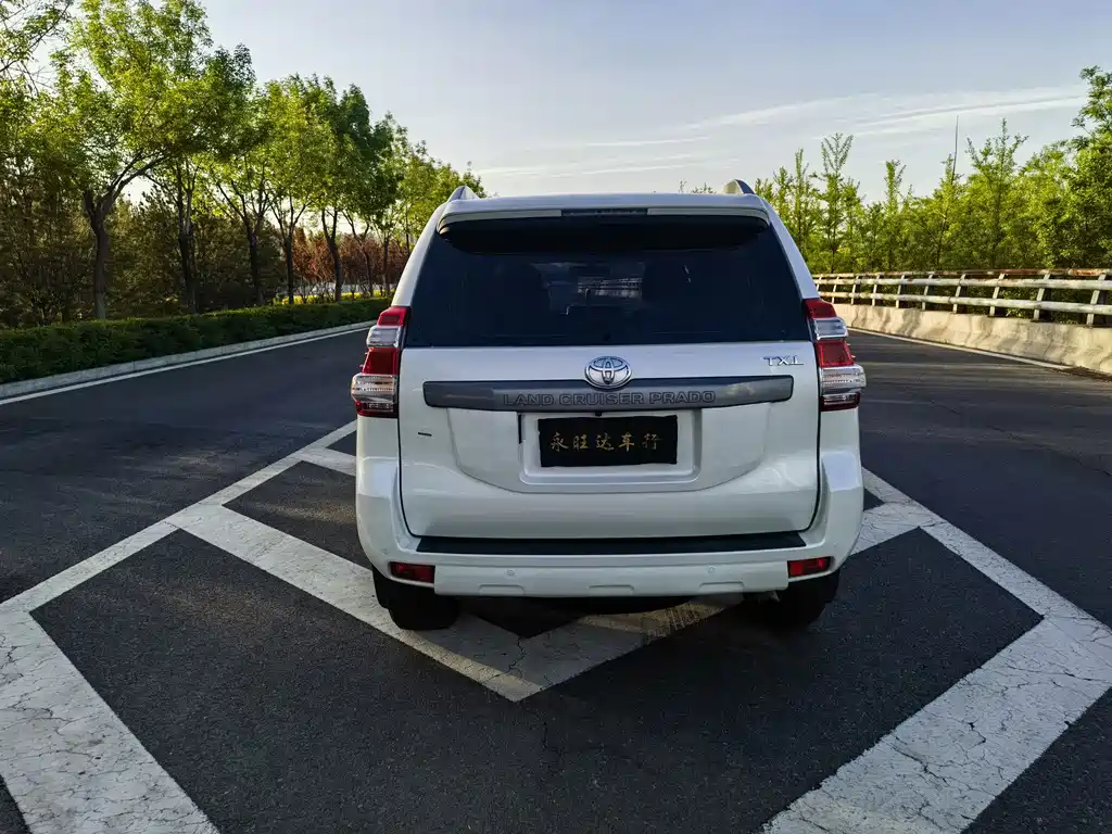 Toyota Prado 2014 2.7L Automatic Luxury Edition