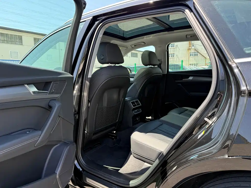 Audi Q5L 2022 40 TFSI Luxury Dynamic Edition