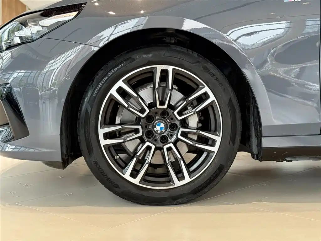 BMW 5 Series 2024 530Li Leading Edition M Sport Package