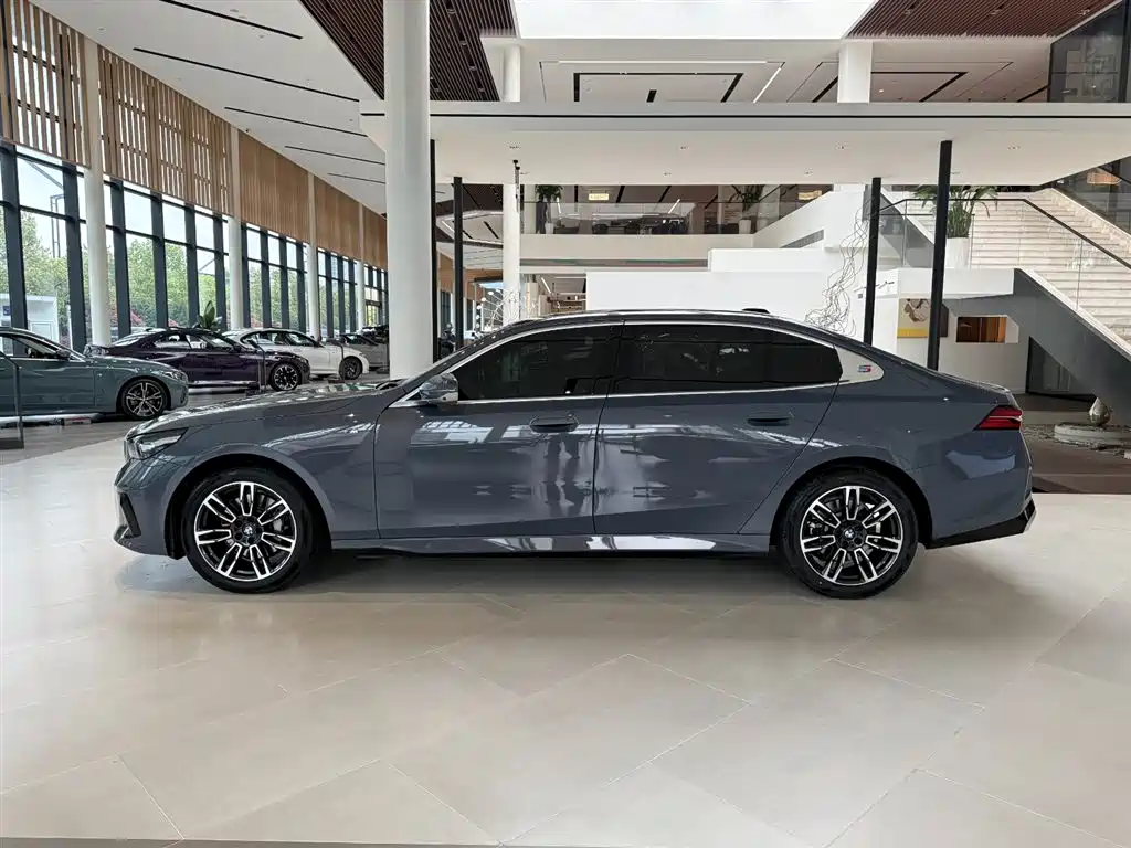 BMW 5 Series 2024 530Li Leading Edition M Sport Package
