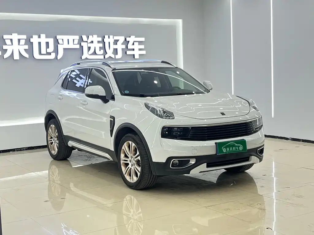 Lynk & Co 01 2017 2.0T FWD Pro