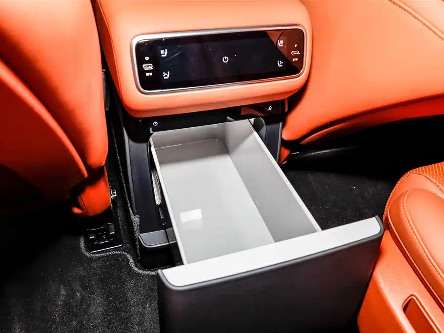 Li Auto L8 2025 Max Smart Refresh Edition