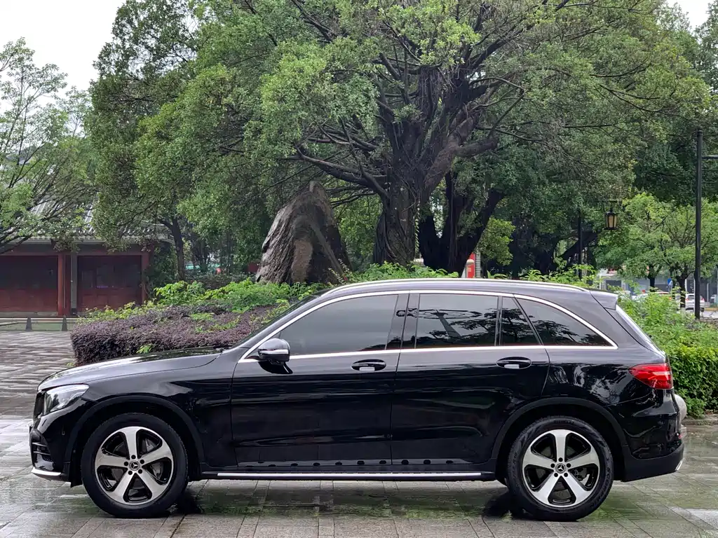 Mercedes-Benz GLC 260 4MATIC Luxury Edition 2018