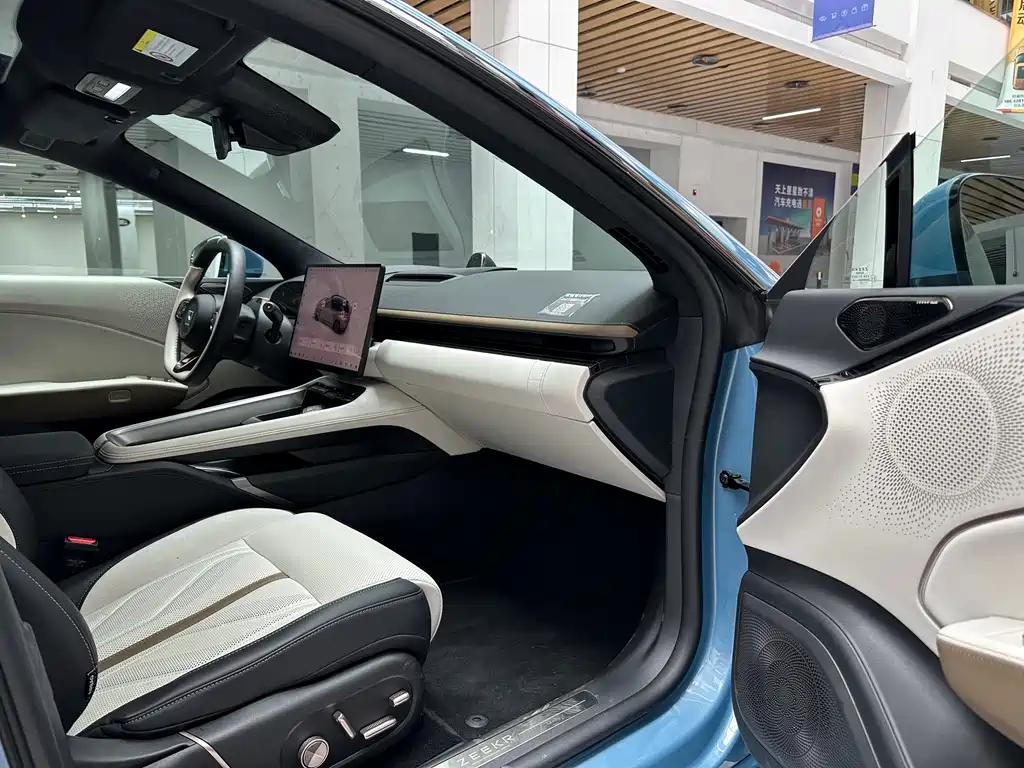 Zeekr 007 GT 2025 AWD Intelligent Driving Edition 75kWh