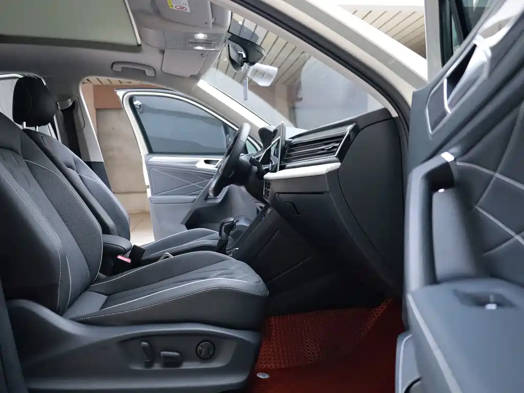 Tiguan L 2022 330TSI Automatic FWD R-Line Yuexiang Edition