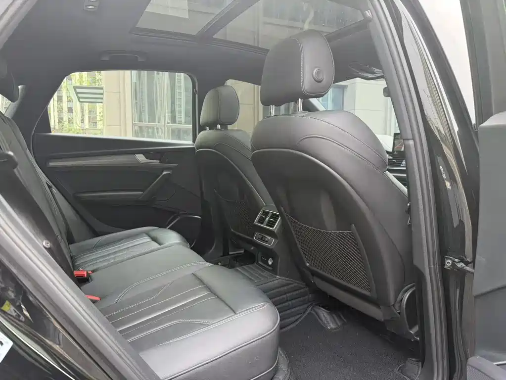 Audi Q5L Sportback 2022 40 TFSI RS Kit Speed Edition