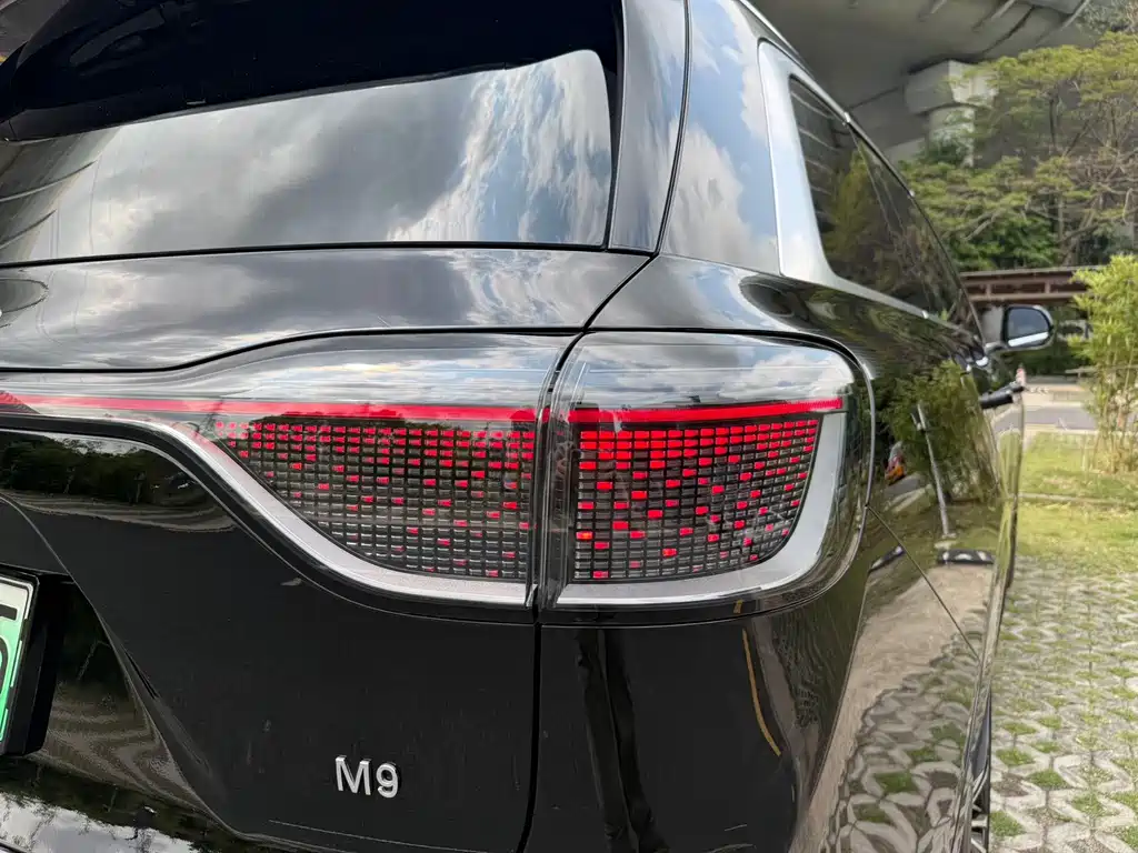 AITO M9 2024 EREV Ultra Edition 42kWh 6-Seater