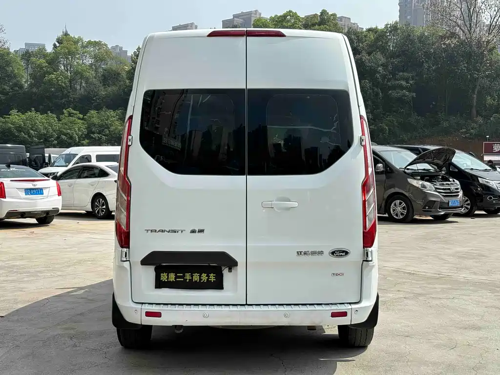 Ford Transit 2019 2.0T Diesel Business Travel Mid-Axis Mid-Roof 9-Seater China VI