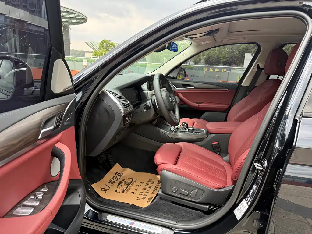 BMW X3 2022 xDrive30i Leading Edition M Night Shadow Package
