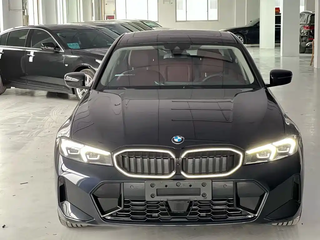 BMW 3 Series 2025 330Li M Sport Night Edition