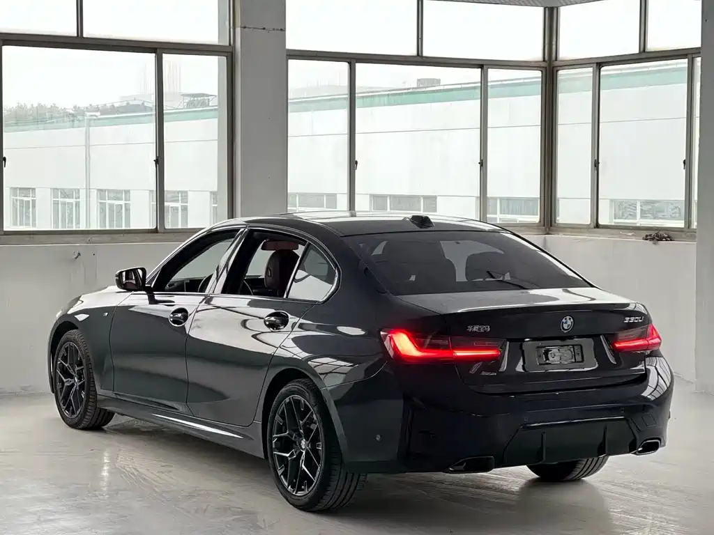 BMW 3 Series 2025 330Li M Sport Night Edition