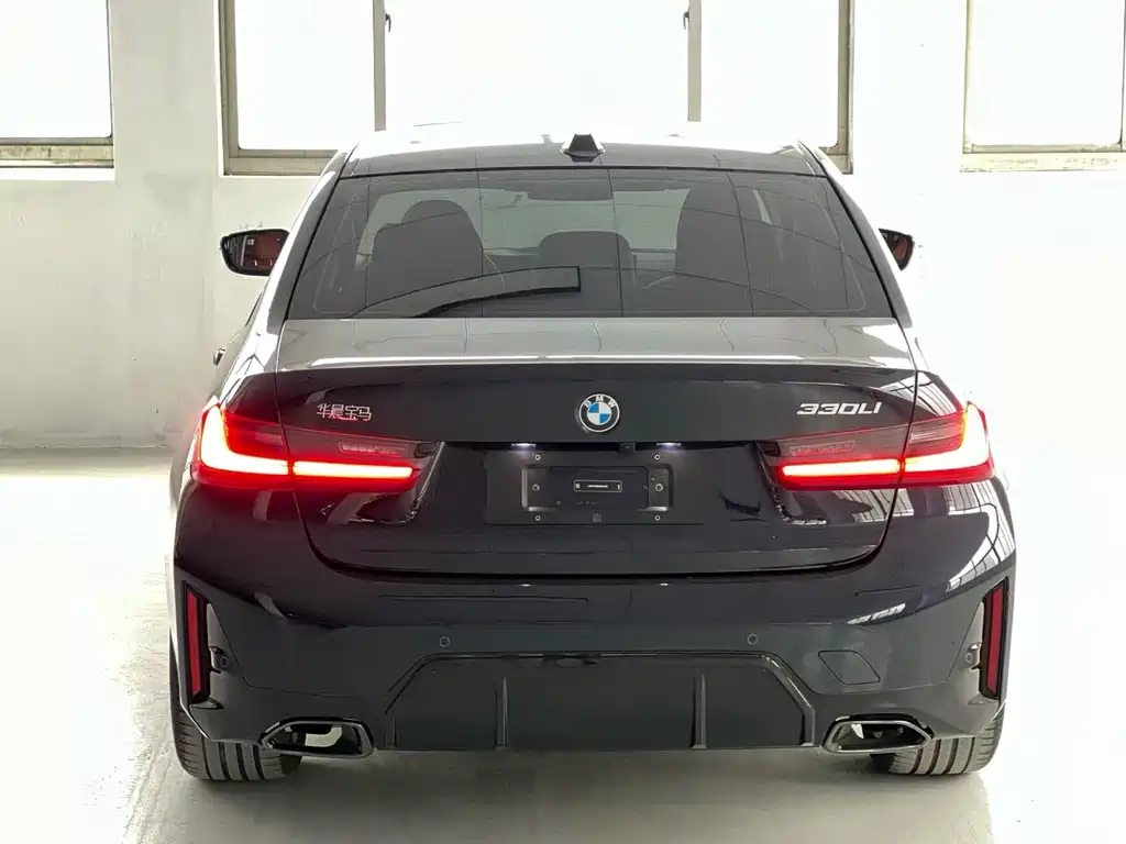 BMW 3 Series 2025 330Li M Sport Night Edition