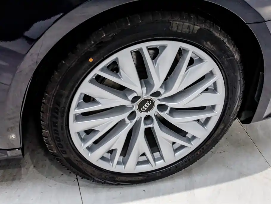 Audi A7L 2024 45 TFSI S-line Dream Edition Crystal Package