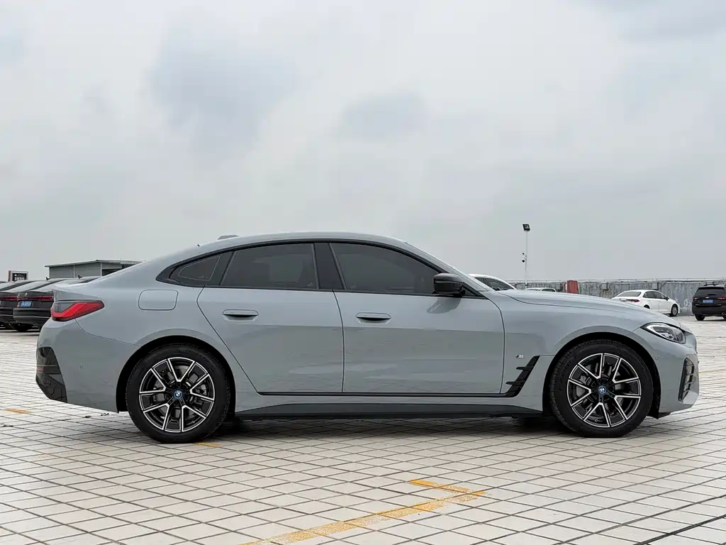 BMW i4 2023 eDrive40