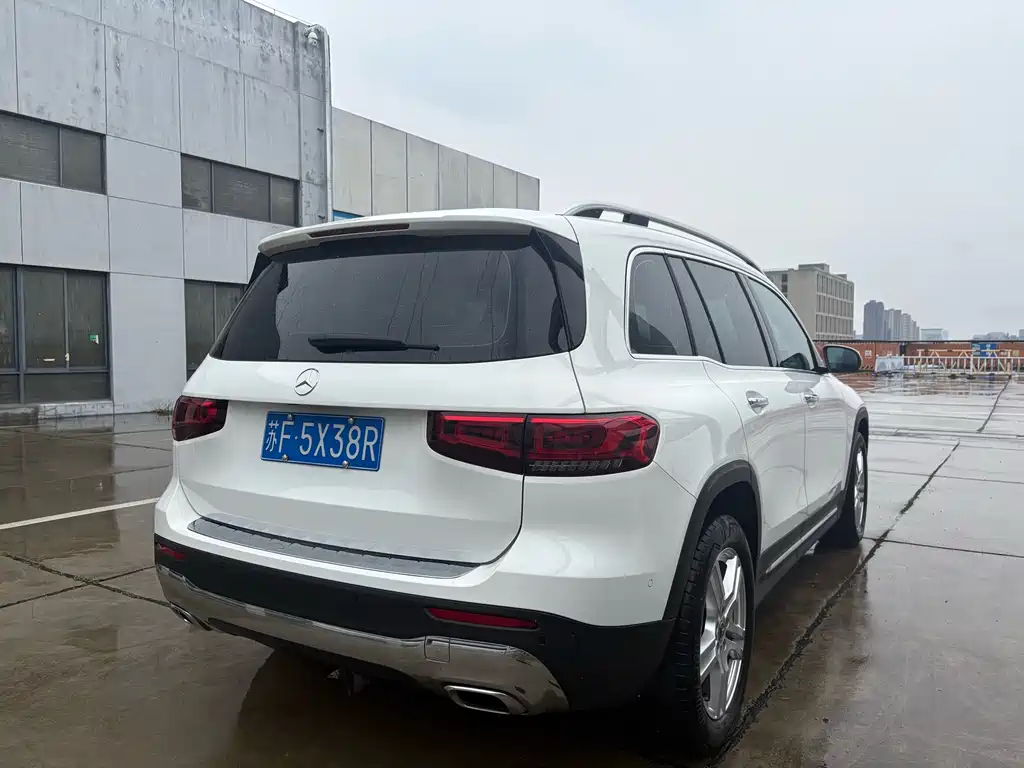 Mercedes-Benz GLB 200 2021
