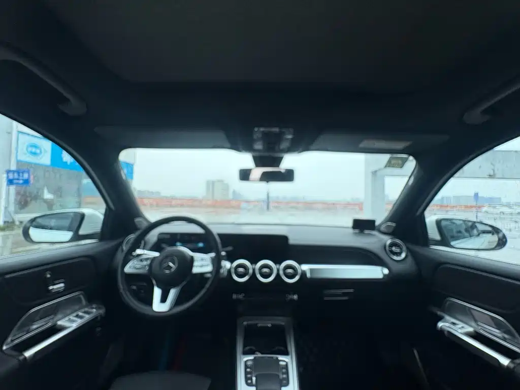 Mercedes-Benz GLB 200 2021