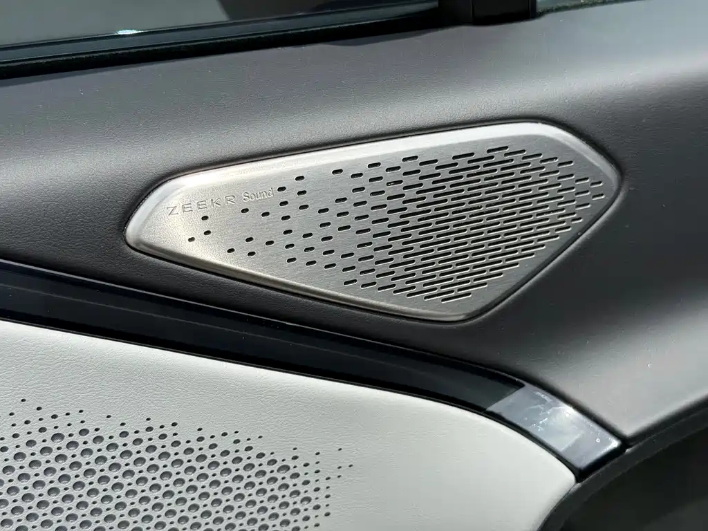 Zeekr 007 2025 RWD Intelligent Driving Edition 75kWh
