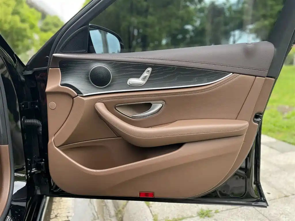 Mercedes-Benz E-Class 2023 Facelift E 260 L
