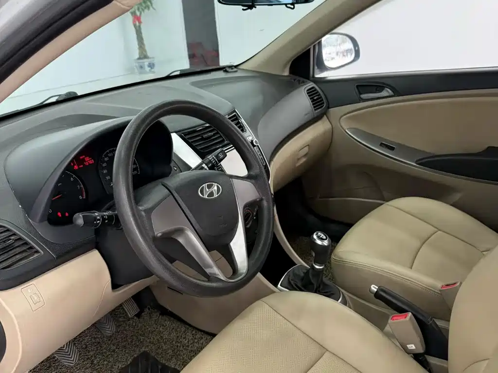 Hyundai Verna 2014 1.4L Manual GLS