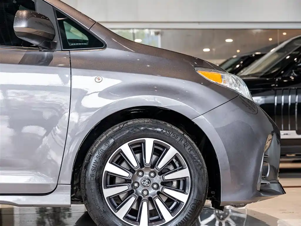 2018 Toyota Sienna 3.5L US Spec