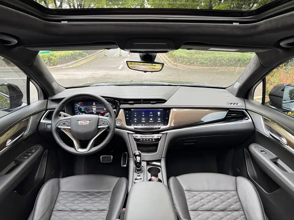 2025 Cadillac XT6 2.0T AWD 6-Seater Platinum Executive Black Label Edition