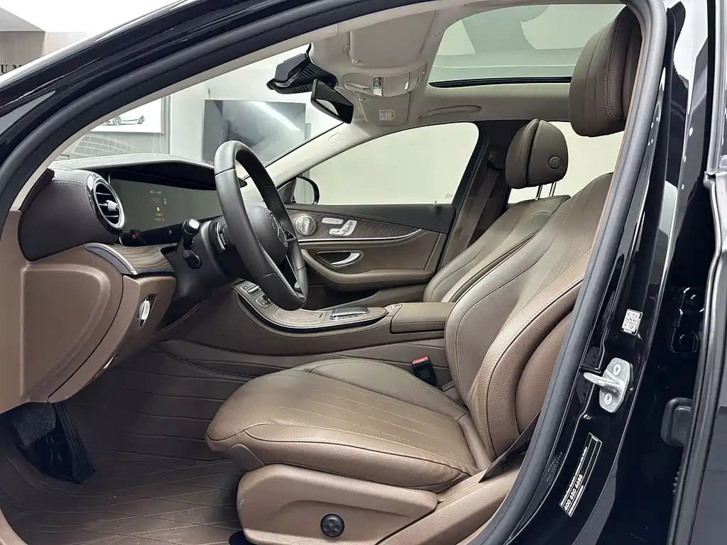 Mercedes-Benz E-Class 2023 E 300 L Fashion