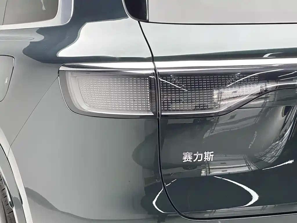AITO M8 2025 EREV Max+ 53.4kWh 6-Seater with 192-Line LiDAR