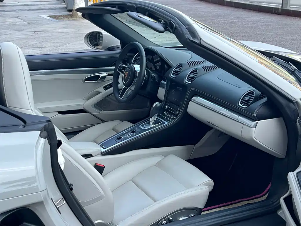 Porsche 718 Boxster