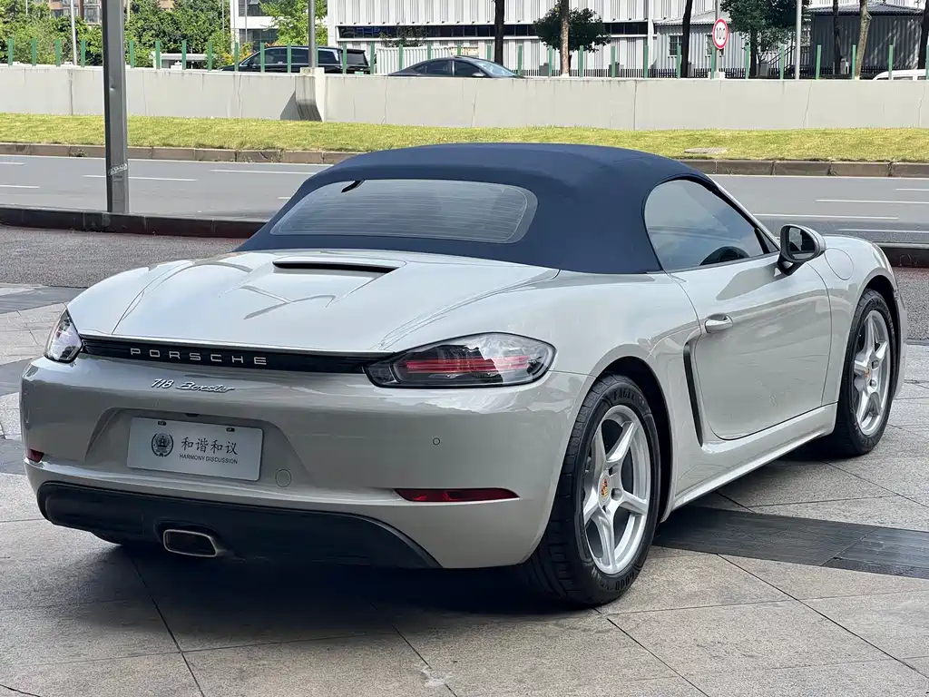 Porsche 718 Boxster