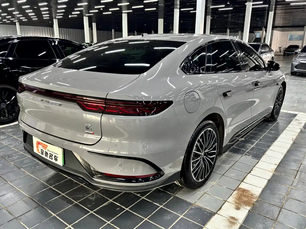 BYD Han 2025 DM-i 125KM LiDAR Intelligent Driving Edition
