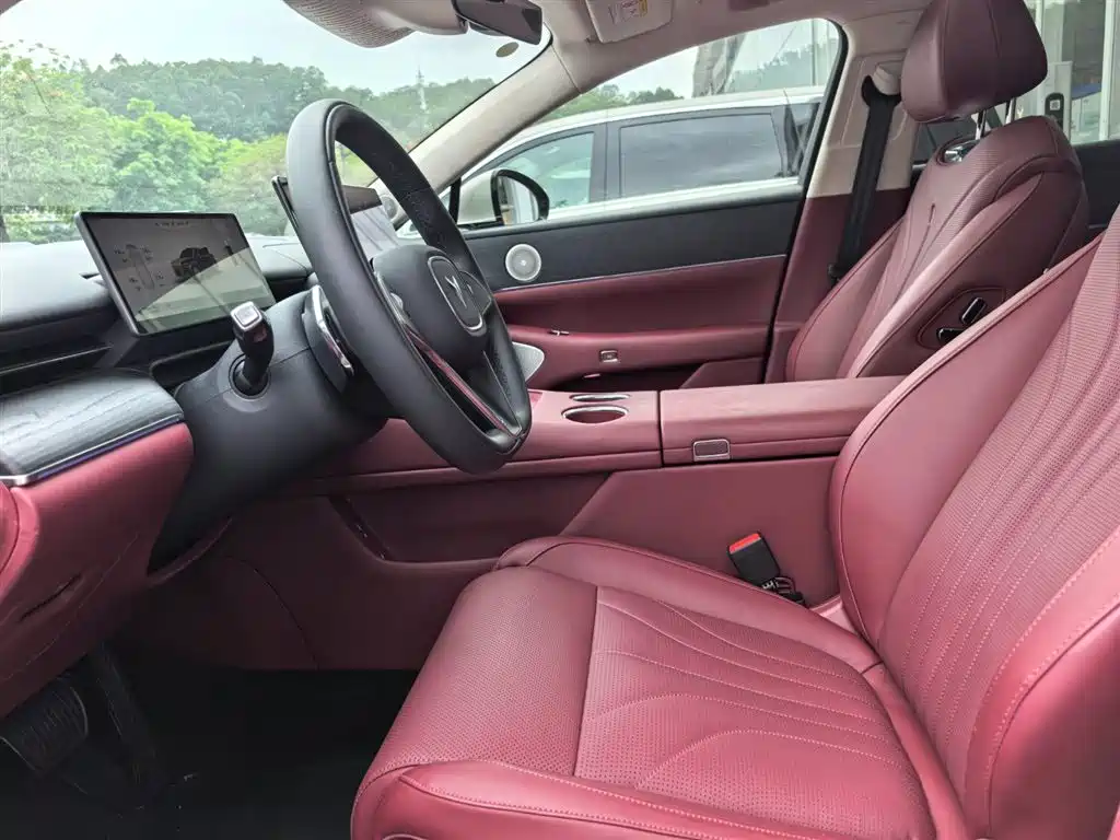 Voyah Zhuiguang L 2026 AWD Ultra